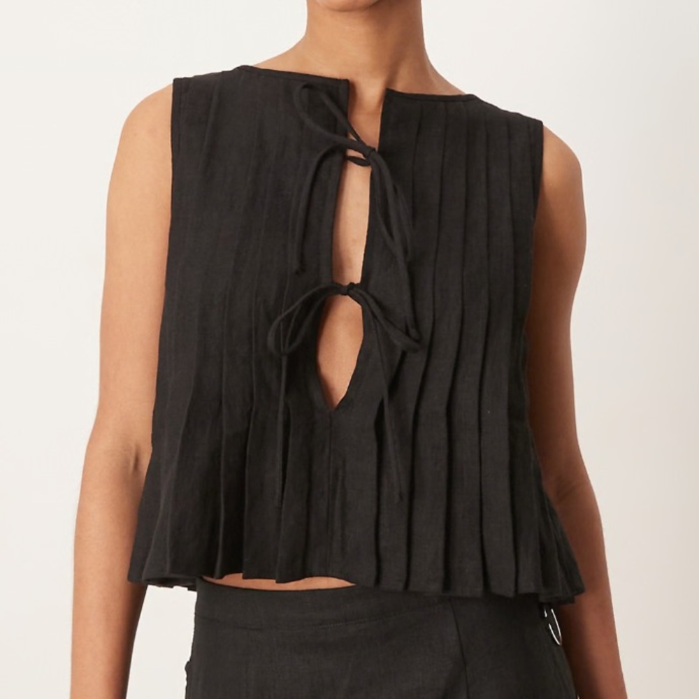 VRG GRL Valeria Tie-Front 100% Linen Top Black (SMALL)